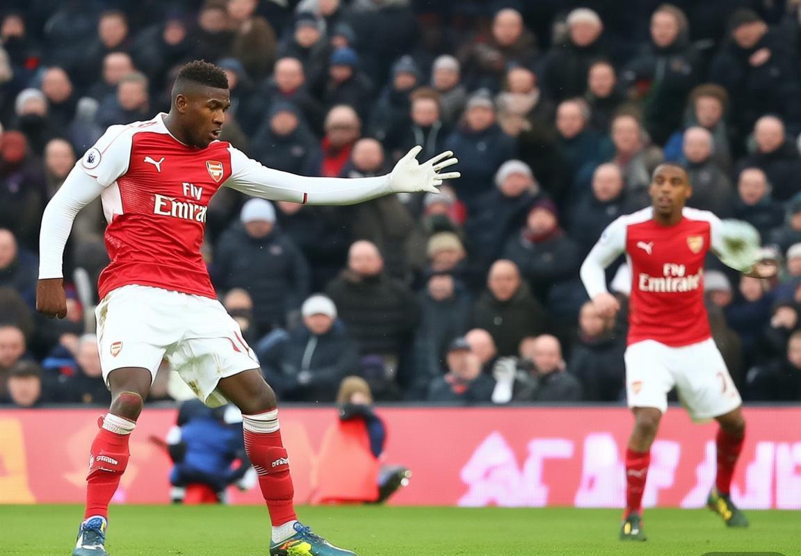 切尔西vs阿森纳英超伦敦德比斯坦福桥球场激战，十人蓝军顽强逼平枪手